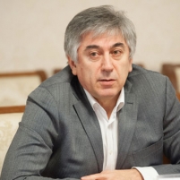 Usmonov Botir - O‘zbekistonda xizmat ko‘rsatgan me’mor